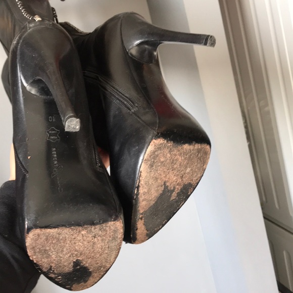 Signature Report Black Leather Knee Hi Boots - Picture 6 of 8